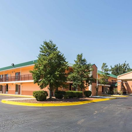 Econo Lodge Decatur Bagian luar foto