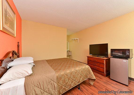 Econo Lodge Decatur Bagian luar foto