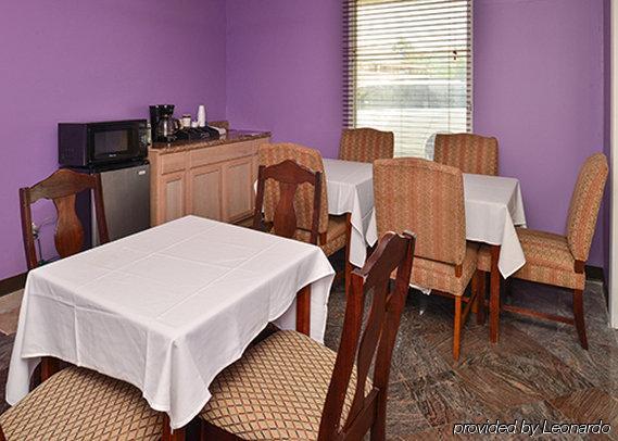 Econo Lodge Decatur Bagian luar foto